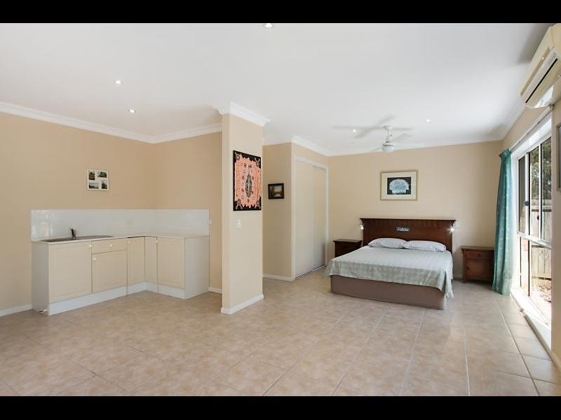 11 Forest Court, Elanora QLD 4221