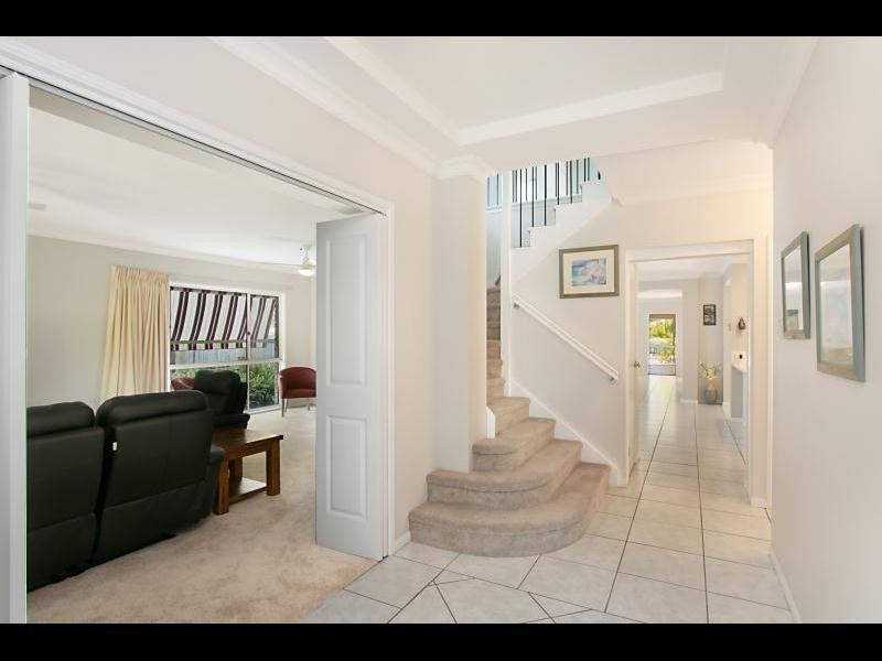 11 Forest Court, Elanora QLD 4221