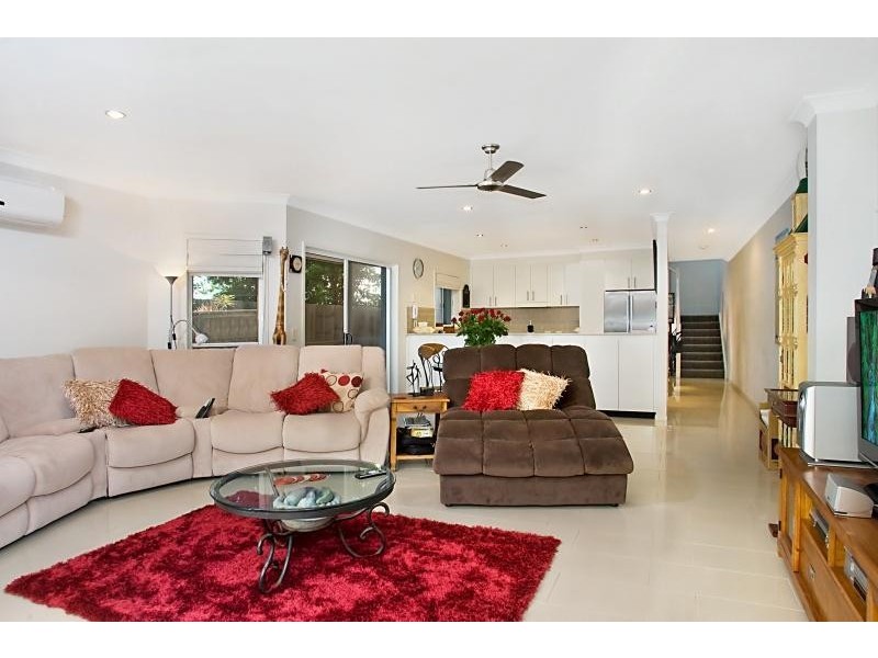 2/83 Tahiti Avenue, Palm Beach QLD 4221