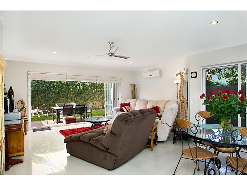 2/83 Tahiti Avenue, Palm Beach QLD 4221