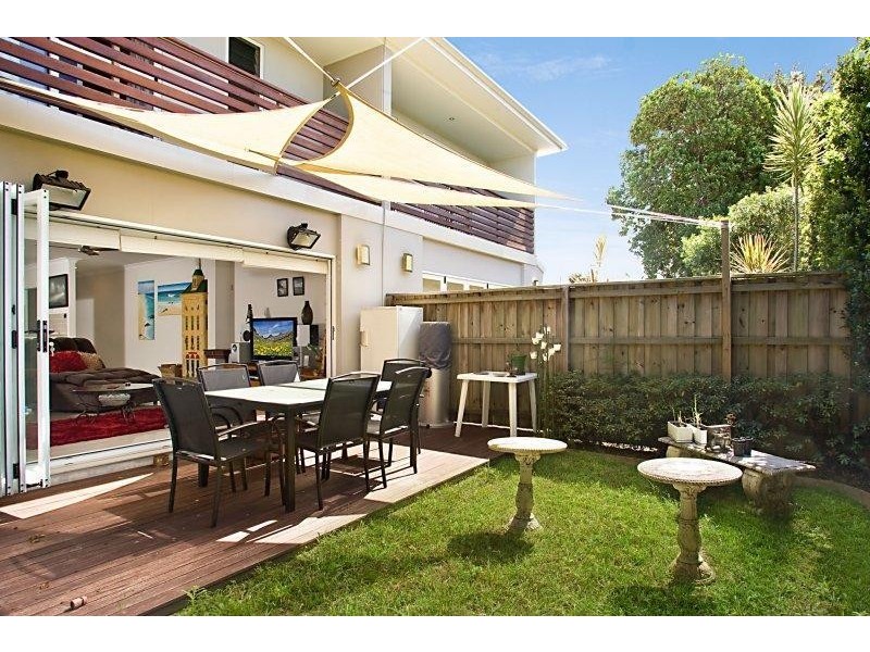 2/83 Tahiti Avenue, Palm Beach QLD 4221