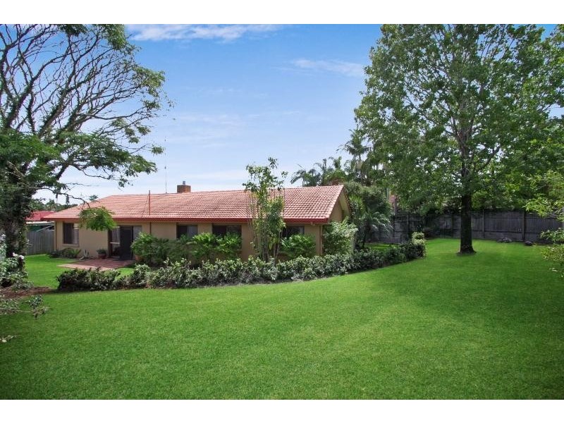 10 Kauri Court, Palm Beach QLD 4221