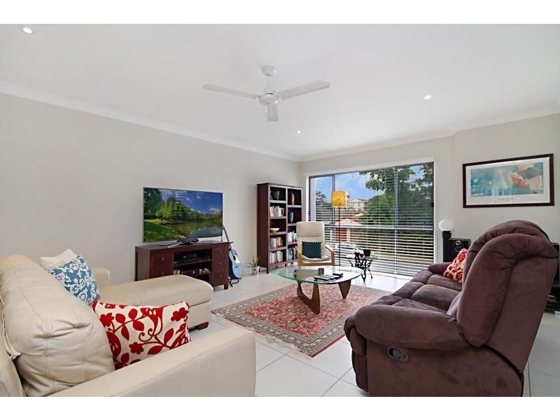 2/25 Brooke Avenue, Palm Beach QLD 4221