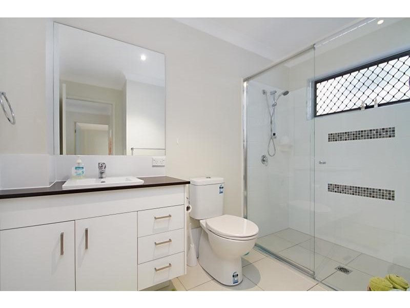 2/25 Brooke Avenue, Palm Beach QLD 4221