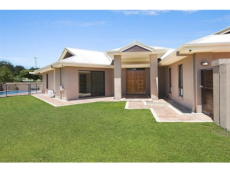 4 Tussock Crescent, Elanora QLD 4221