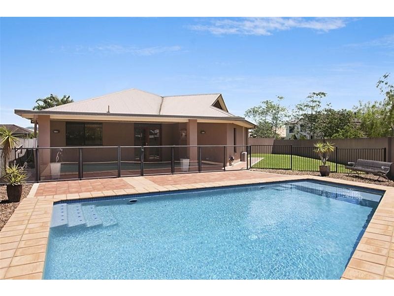 4 Tussock Crescent, Elanora QLD 4221