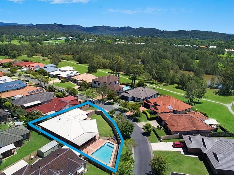 4 Tussock Crescent, Elanora QLD 4221