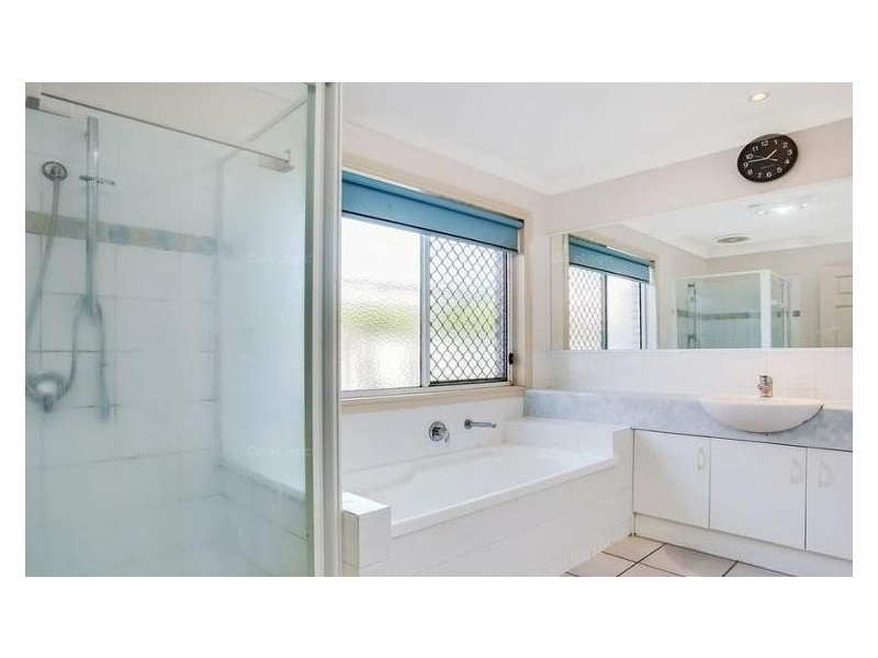 5 Cornell Court, Varsity Lakes QLD 4227