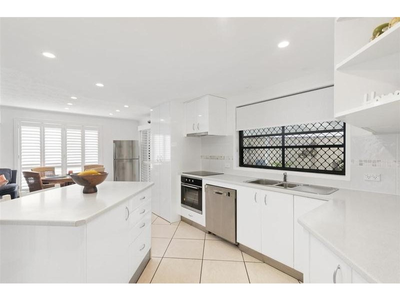 18 Ware Drive, Currumbin Waters QLD 4223