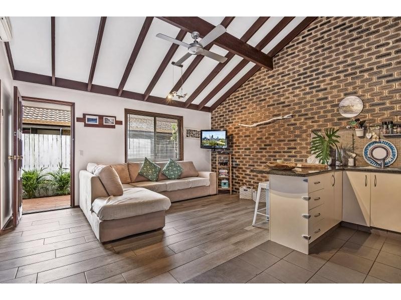 2/28 Sarawak Avenue, Palm Beach QLD 4221