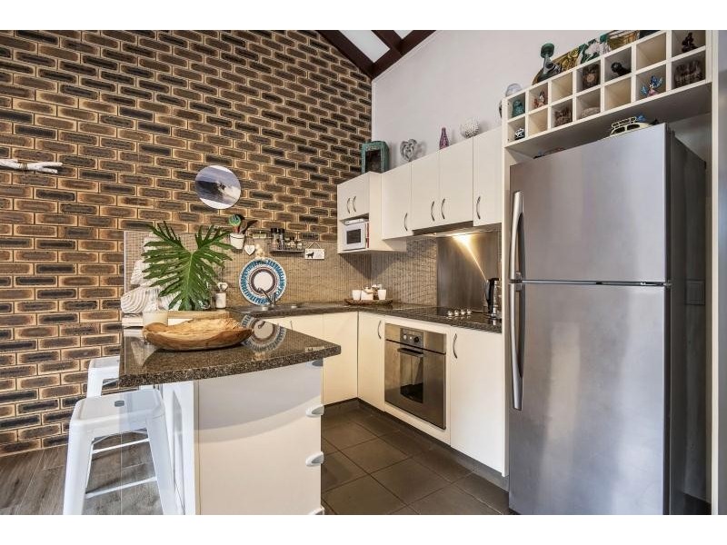 2/28 Sarawak Avenue, Palm Beach QLD 4221