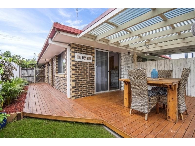 2/28 Sarawak Avenue, Palm Beach QLD 4221