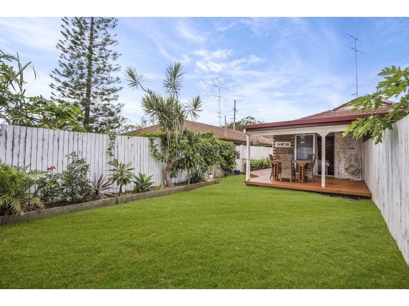 2/28 Sarawak Avenue, Palm Beach QLD 4221