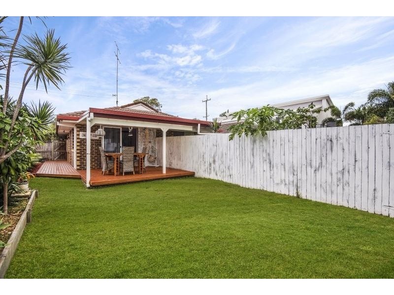 2/28 Sarawak Avenue, Palm Beach QLD 4221