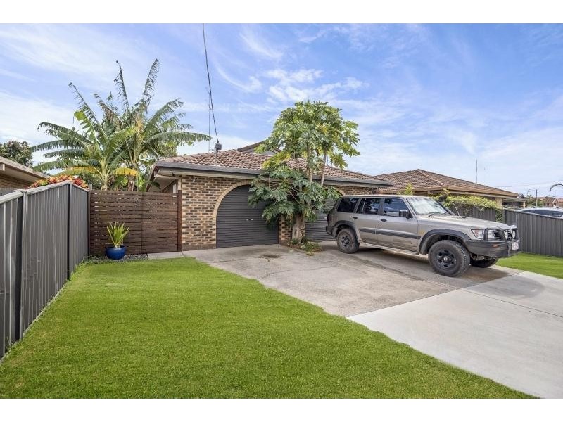 2/28 Sarawak Avenue, Palm Beach QLD 4221