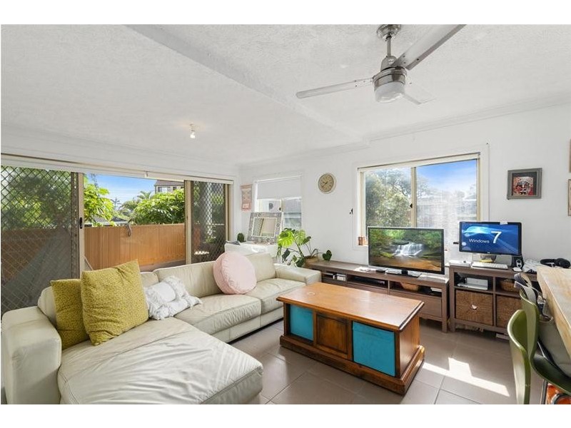 6/7 Twenty Seventh Avenue, Palm Beach QLD 4221