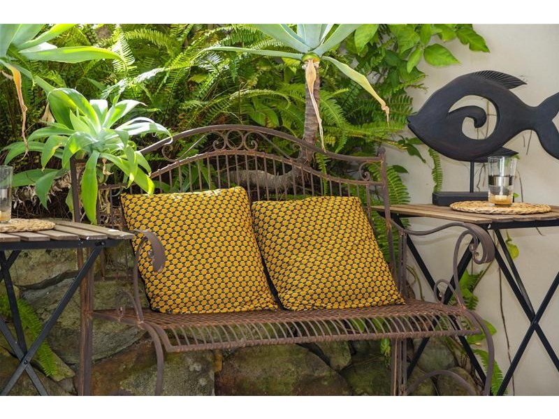 2/9 Tarni Avenue, Palm Beach QLD 4221