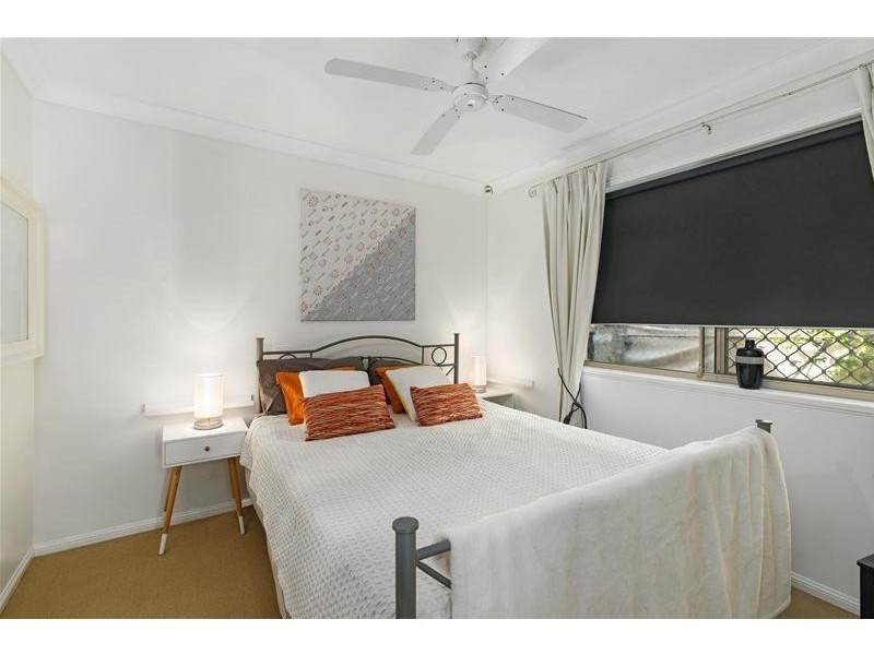 2/9 Tarni Avenue, Palm Beach QLD 4221