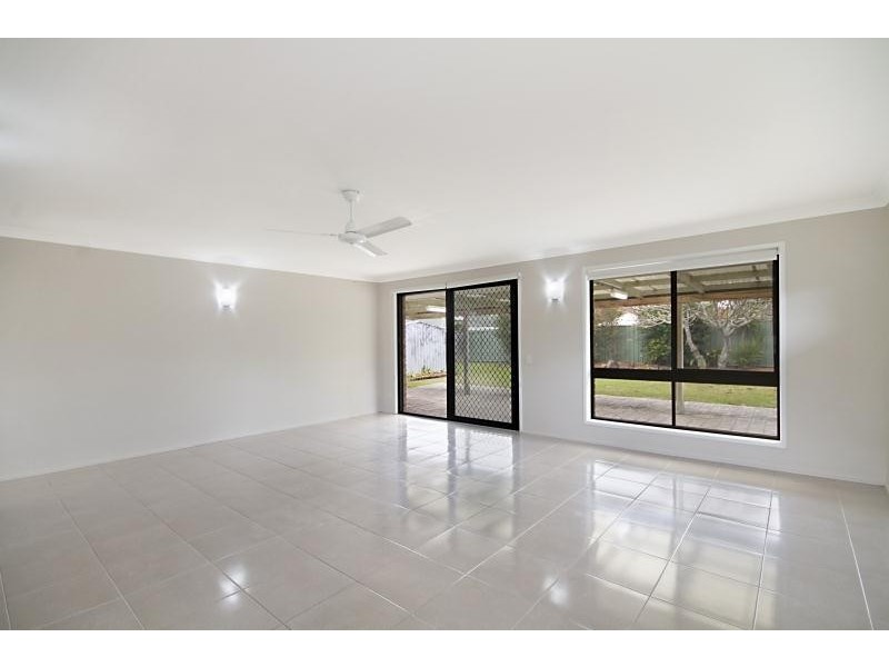 54 K P McGrath Drive, Elanora QLD 4221
