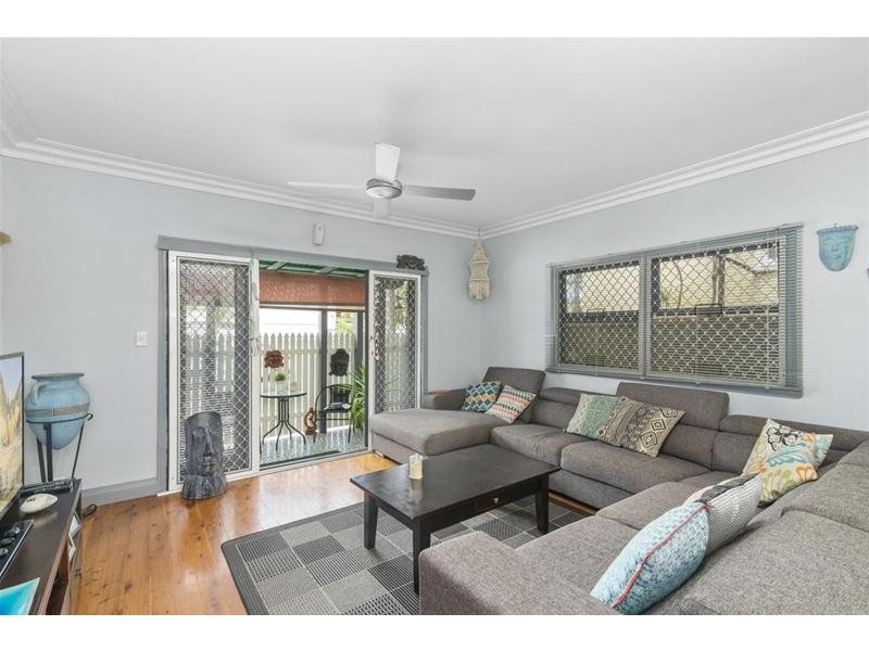 210 Cypress Terrace, Palm Beach QLD 4221