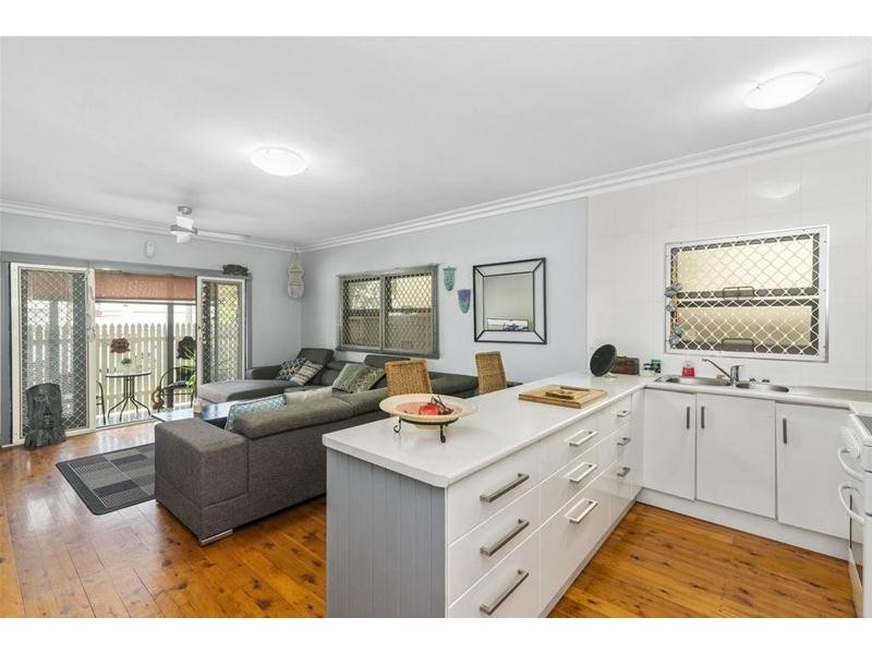 210 Cypress Terrace, Palm Beach QLD 4221