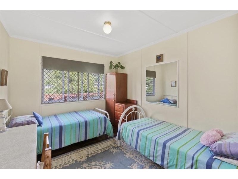 2 Reynton Street, Currumbin Waters QLD 4223