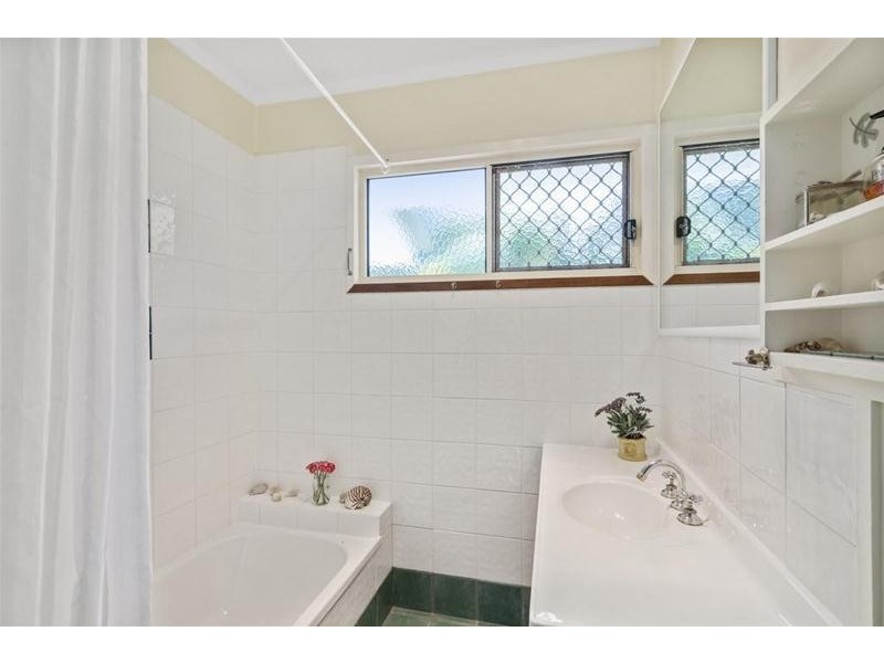 2 Reynton Street, Currumbin Waters QLD 4223