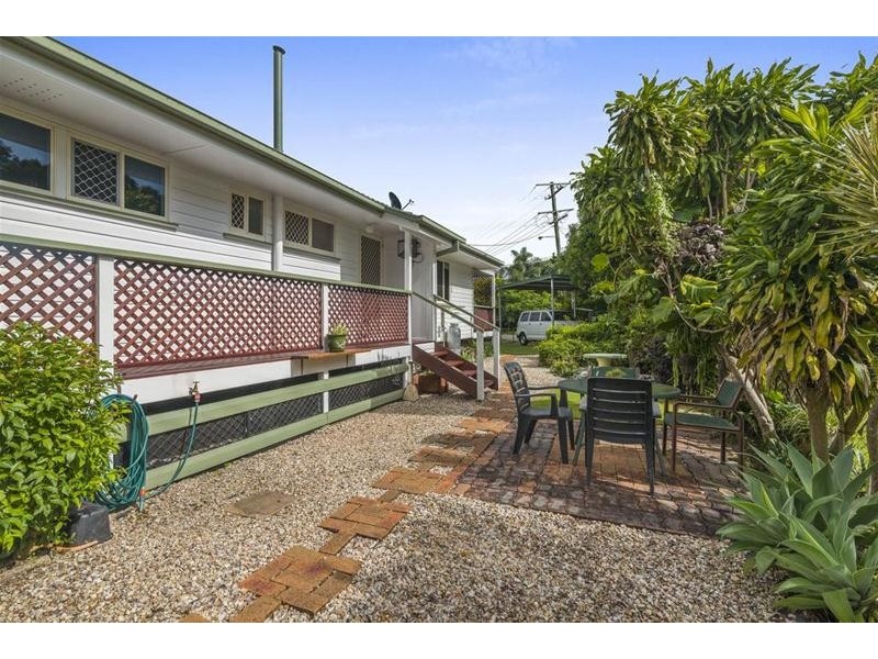 2 Reynton Street, Currumbin Waters QLD 4223