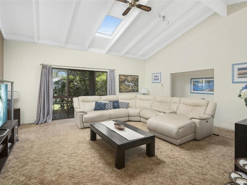 31 Whitsunday Drive, Currumbin Waters QLD 4223