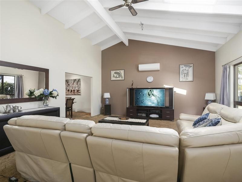 31 Whitsunday Drive, Currumbin Waters QLD 4223