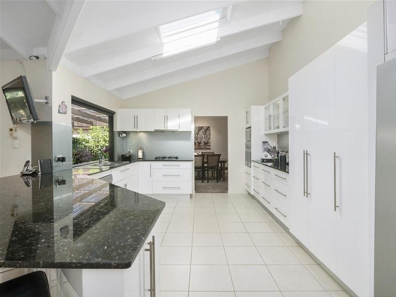 31 Whitsunday Drive, Currumbin Waters QLD 4223
