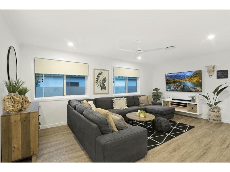 25 Station Street, Currumbin Waters QLD 4223