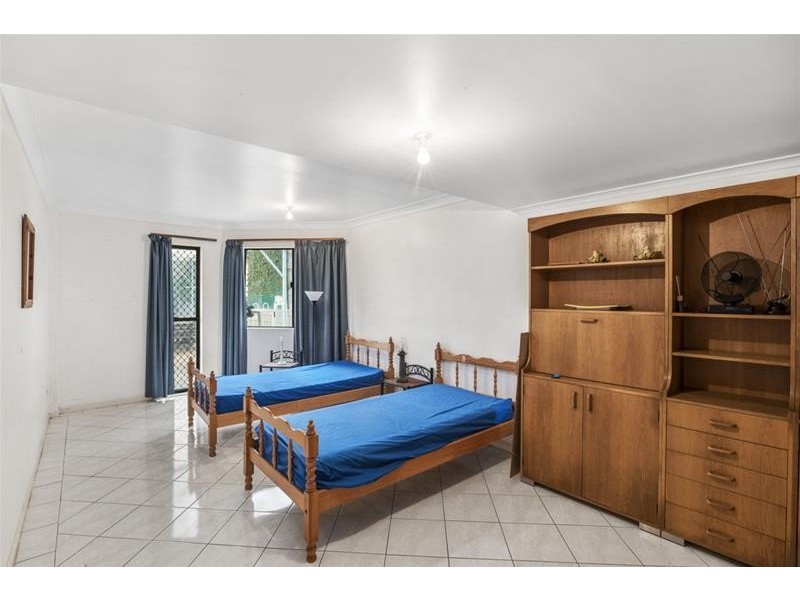 18 Esperance Close, Elanora QLD 4221