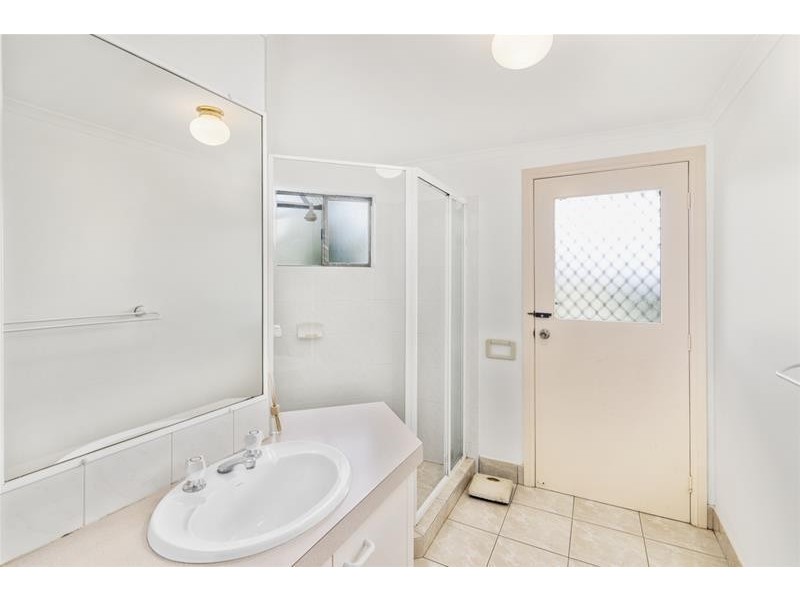 18 Esperance Close, Elanora QLD 4221