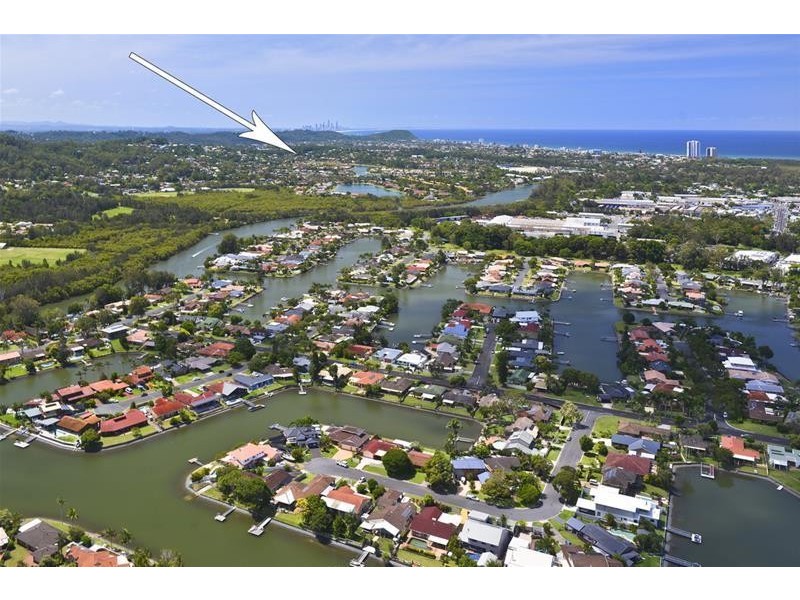 18 Esperance Close, Elanora QLD 4221