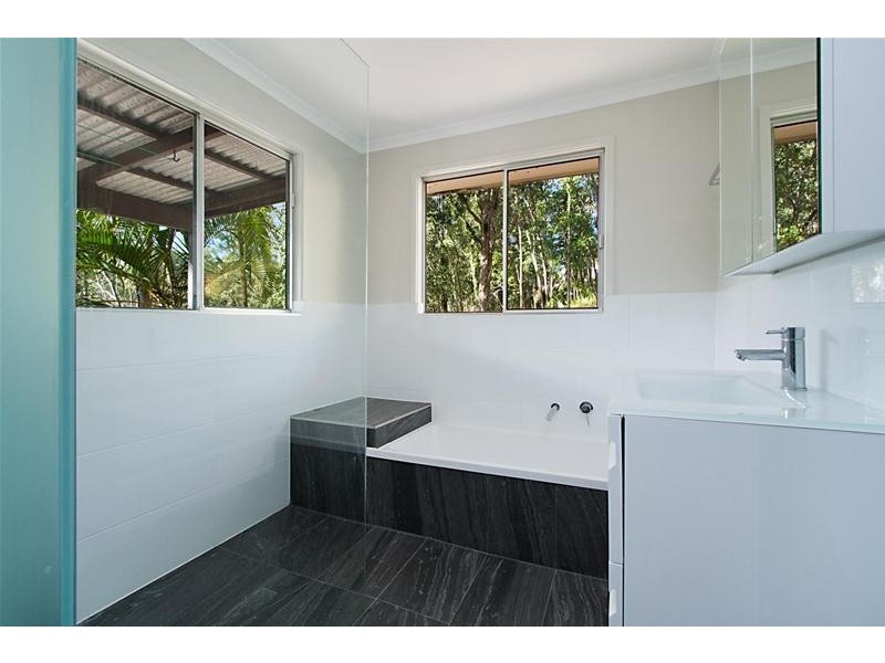 2/17 Karragata Court, Tallebudgera Valley QLD 4228