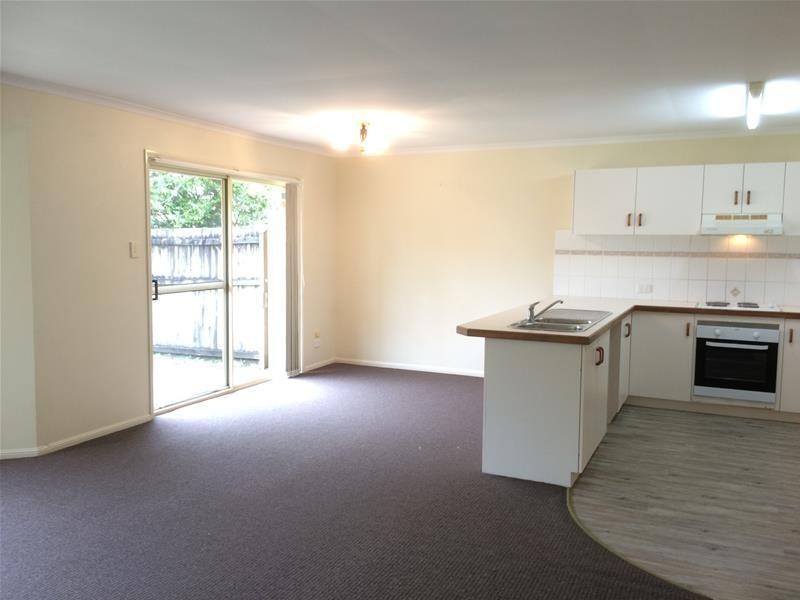 1/4 Cowal Court, Elanora QLD 4221