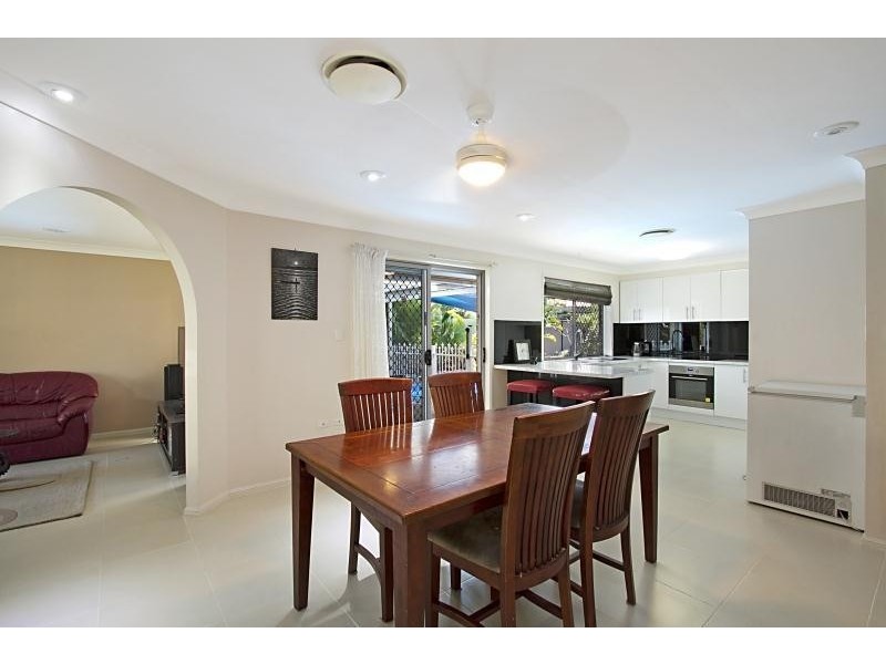 188 K P McGrath Drive, Elanora QLD 4221