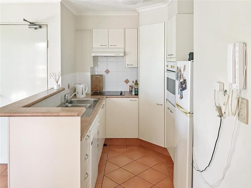 2/1260 Gold Coast Highway, Palm Beach QLD 4221