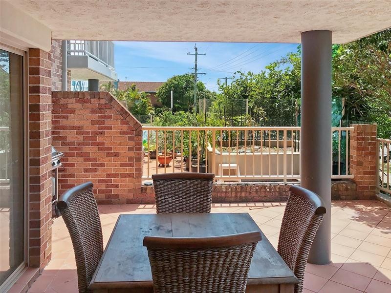 2/1260 Gold Coast Highway, Palm Beach QLD 4221
