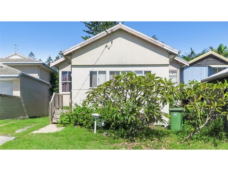 16 Twenty Third Avenue, Palm Beach QLD 4221