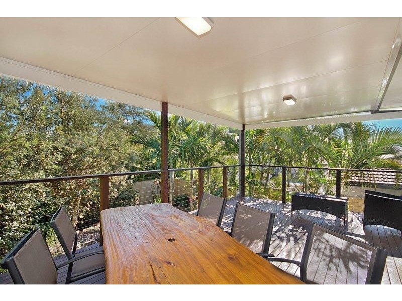 4 Denawen Street, Palm Beach QLD 4221