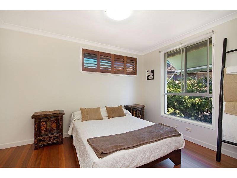 4 Denawen Street, Palm Beach QLD 4221