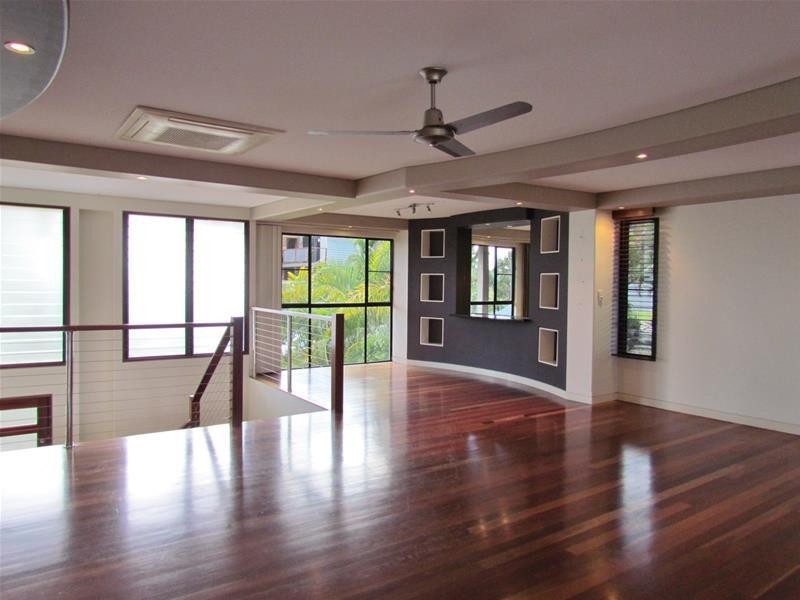 17 Kaffia Court, Elanora QLD 4221