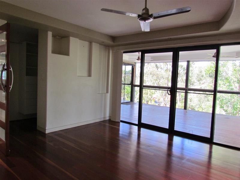 17 Kaffia Court, Elanora QLD 4221