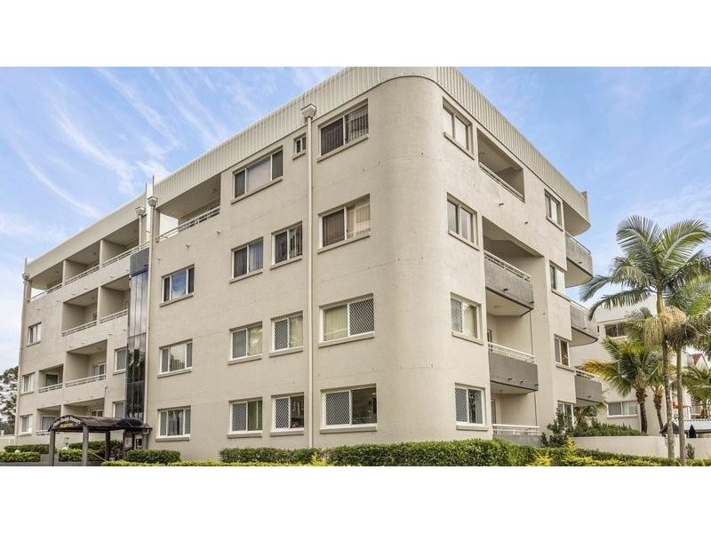 21/14 Jefferson Lane, Palm Beach QLD 4221