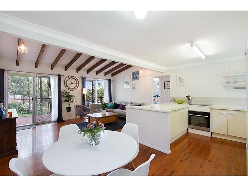 16 Kaffia Court, Elanora QLD 4221