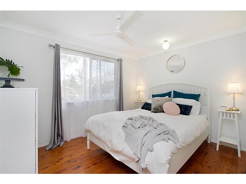 16 Kaffia Court, Elanora QLD 4221