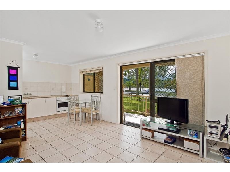 1/16 Murlong Crescent, Palm Beach QLD 4221