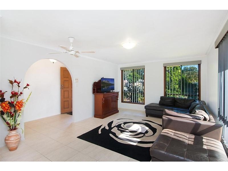 20 Clives Circuit, Currumbin Waters QLD 4223